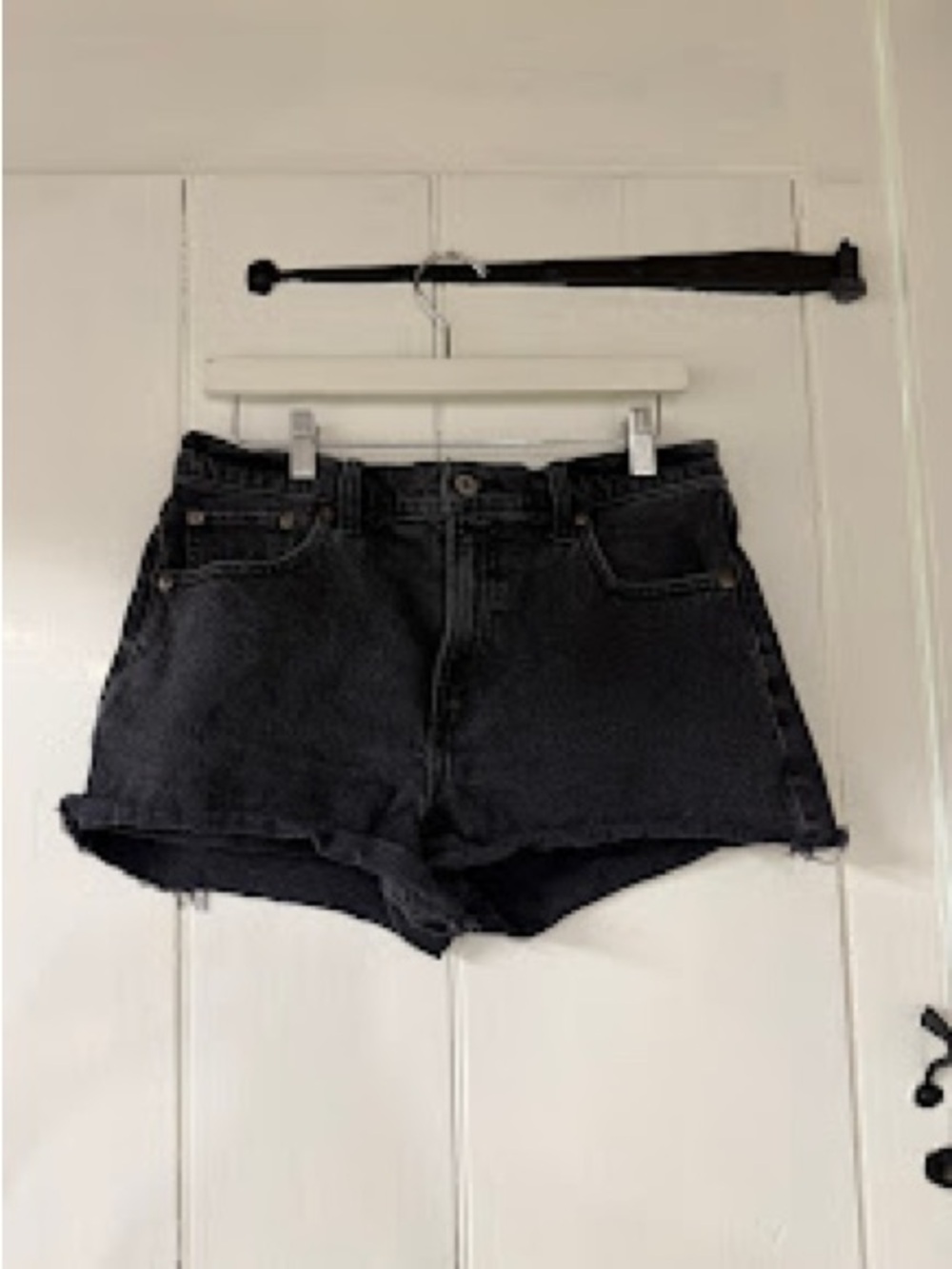 Abercrombie & Fitch High-Rise 90s cutoff short
